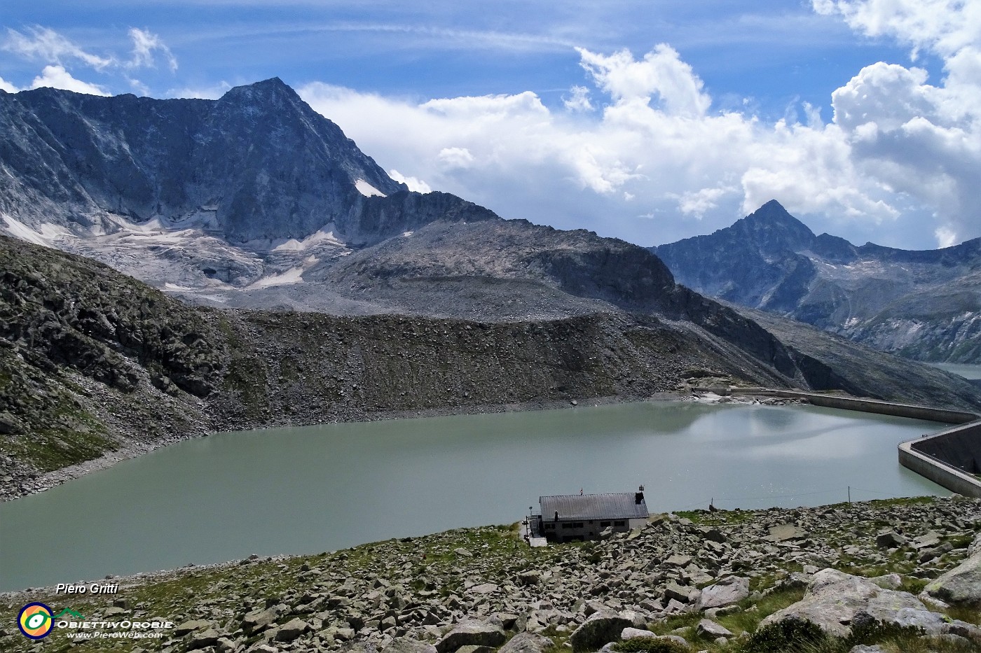 107 Rif. Garibaldi, Lago Venerocolo, Adamello a sx, Plem a dx.JPG